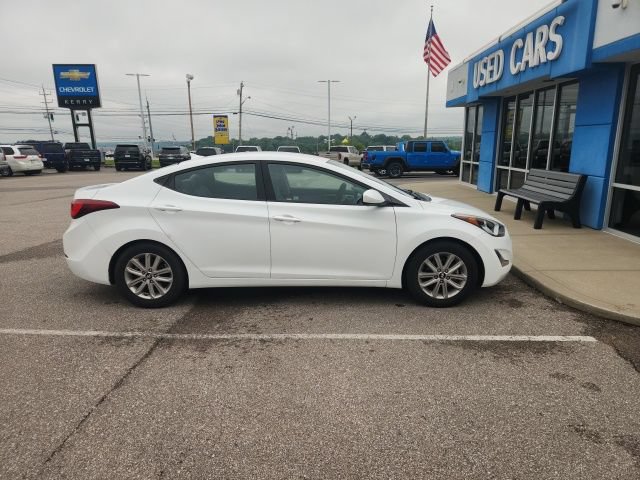 Used 2015 Hyundai Elantra SE w/ Option Group 02 FWD image 3