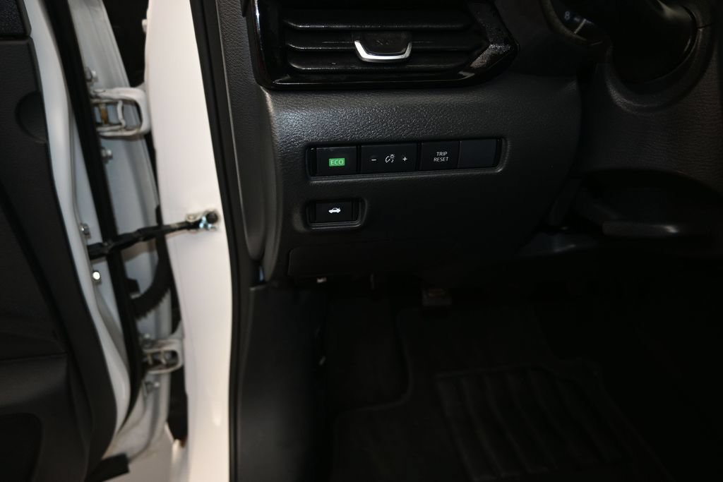 Used 2024 Nissan Sentra SV FWD image 12