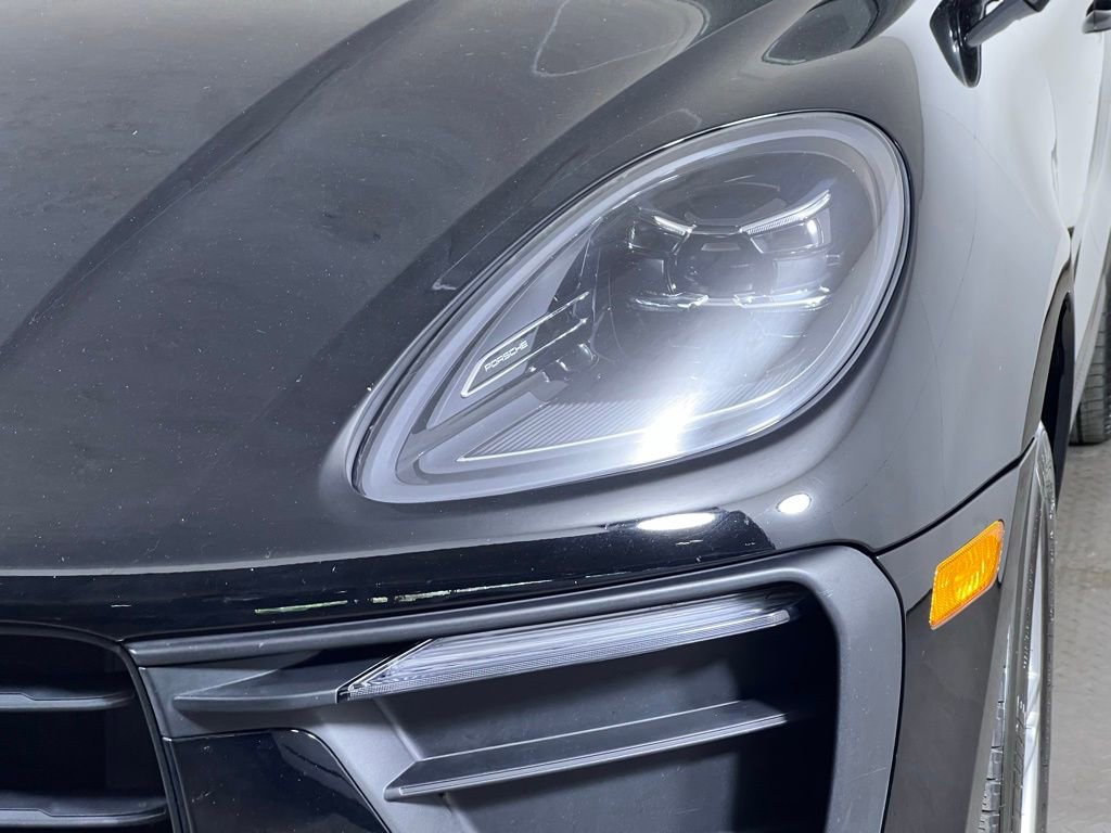 Certified 2023 Porsche Macan Turbo AWD/4WD image 15