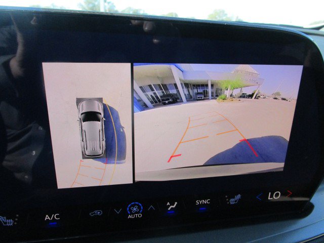 New 2026 Chevrolet Traverse LT w/ Driver Confidence Package FWD image 17