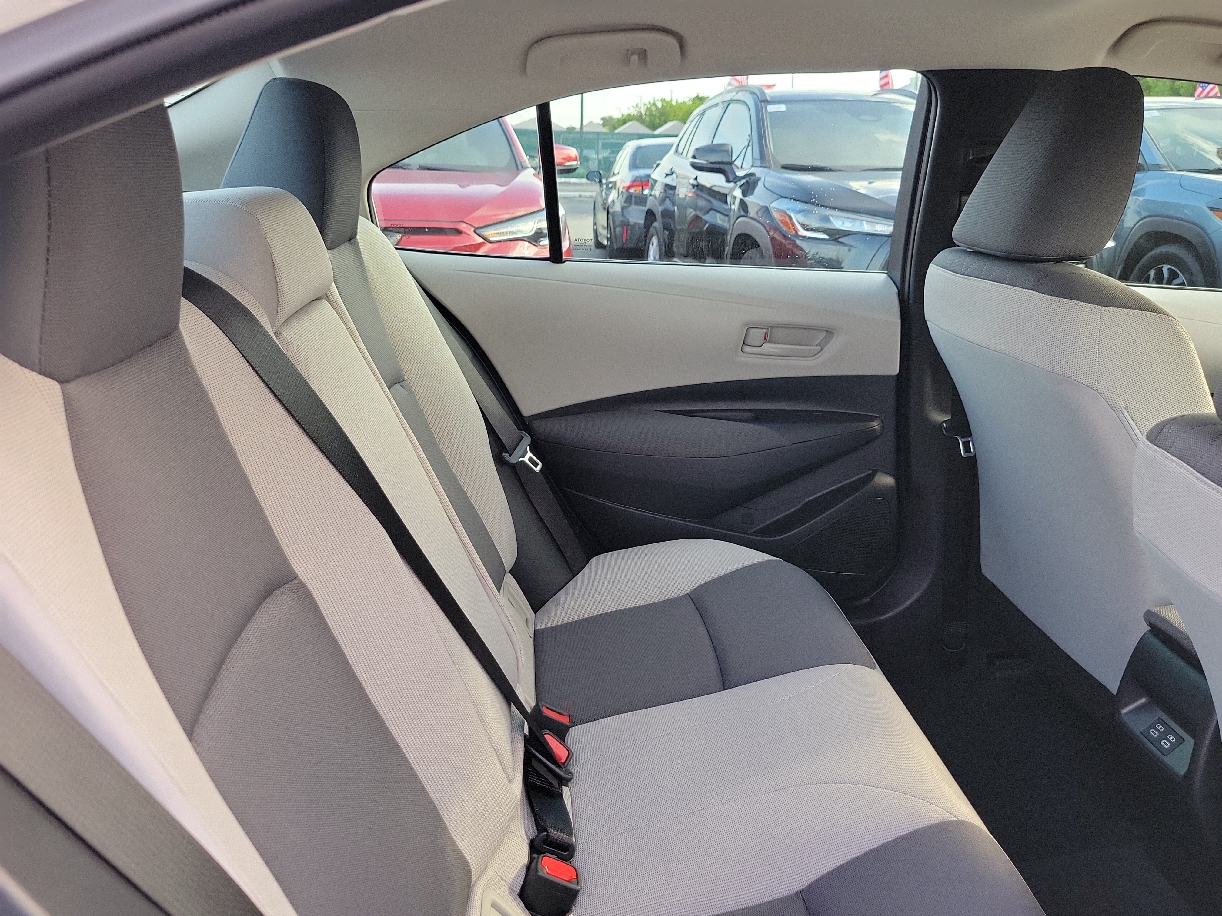 Used 2025 Toyota Corolla LE FWD image 15
