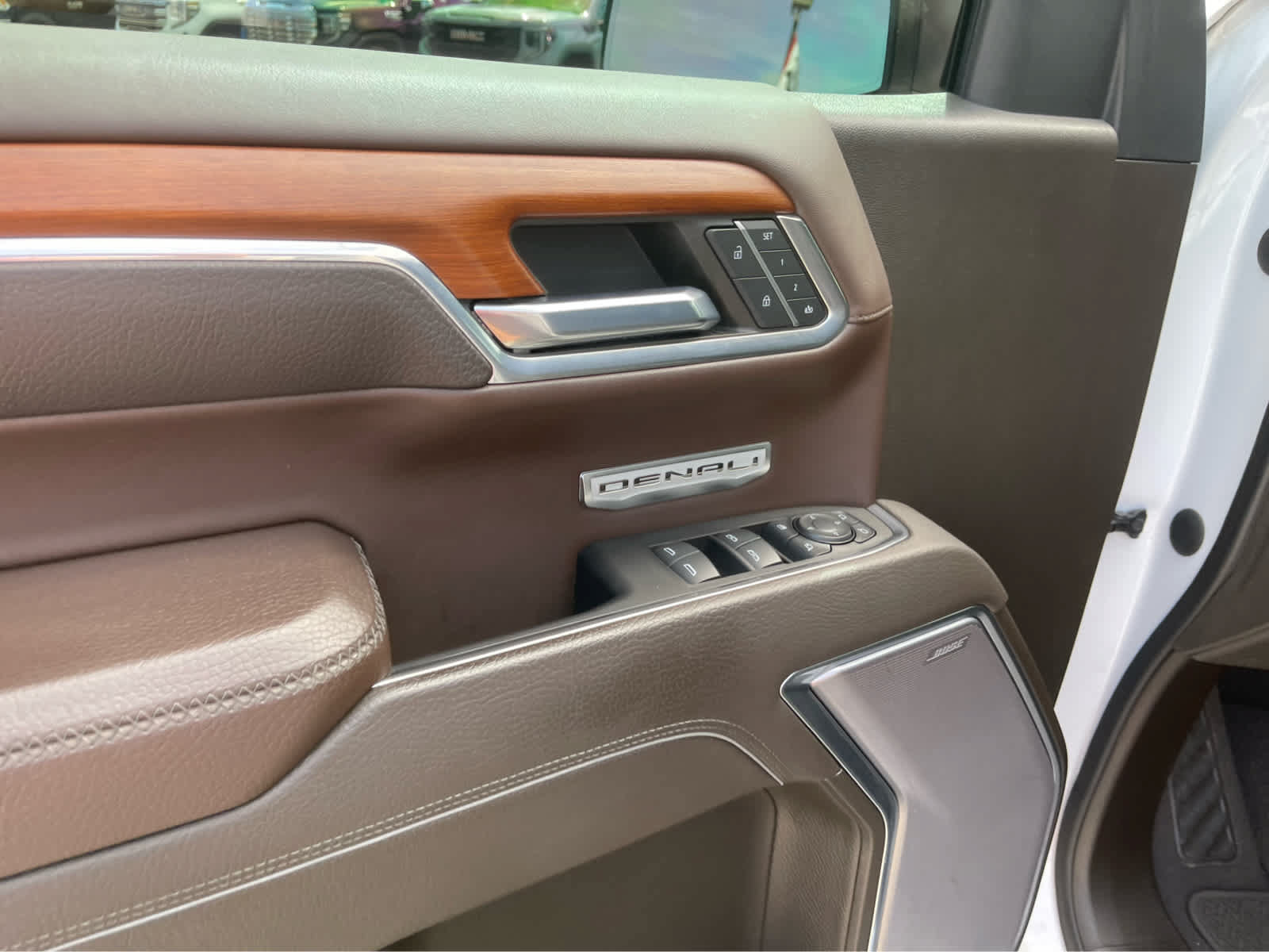 Used 2023 GMC Sierra 1500 Denali w/ Denali Reserve Package AWD/4WD image 9