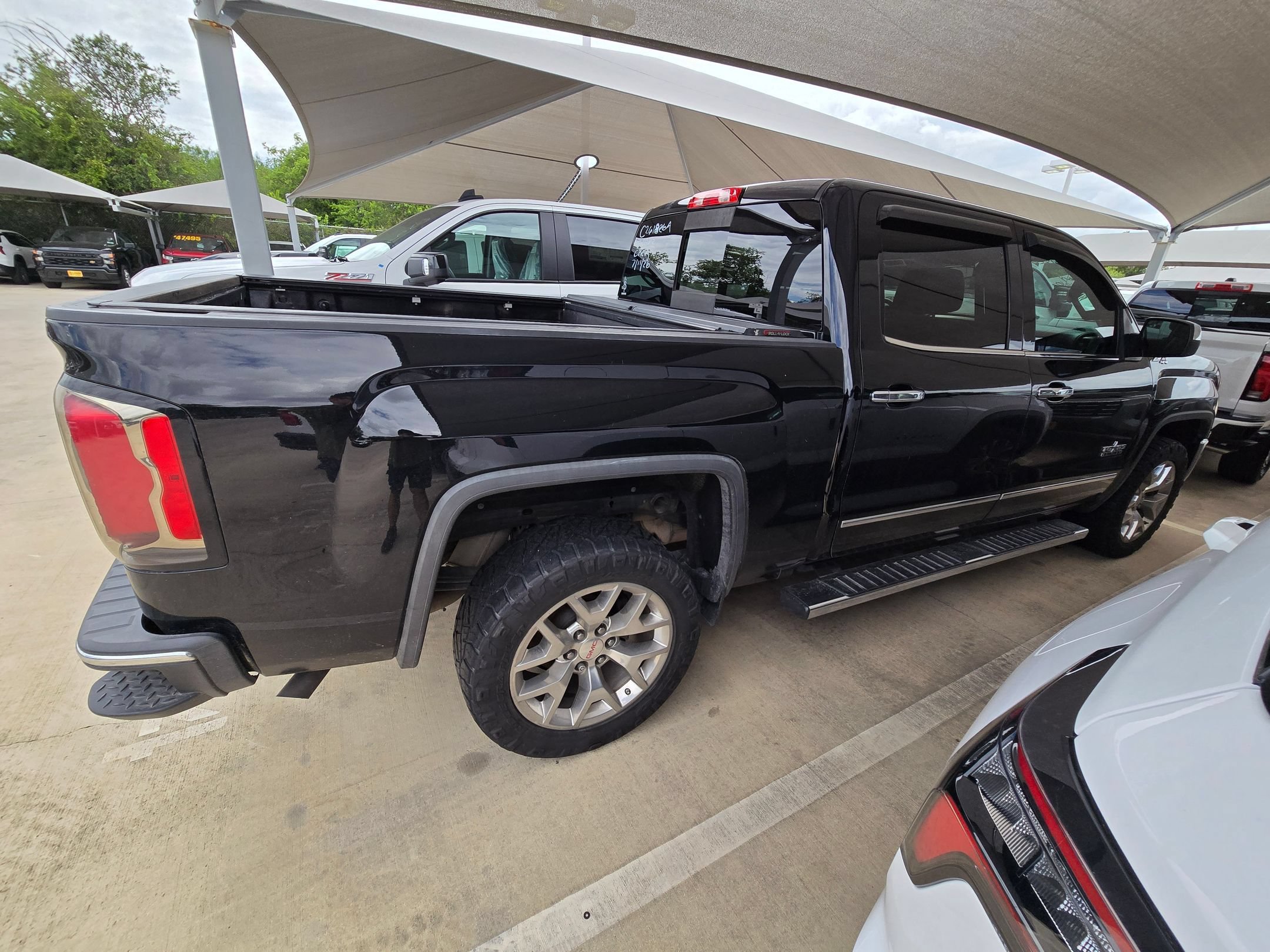 Used 2017 GMC Sierra 1500 SLT w/ Texas SLT Premium Package AWD/4WD image 9