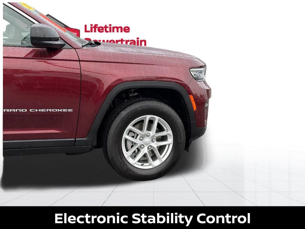 Used 2025 Jeep Grand Cherokee Laredo X image 9