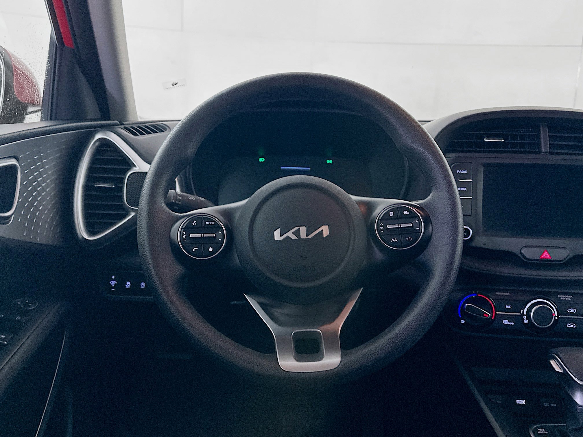 Used 2025 Kia Soul LX w/ LX Technology Package image 18