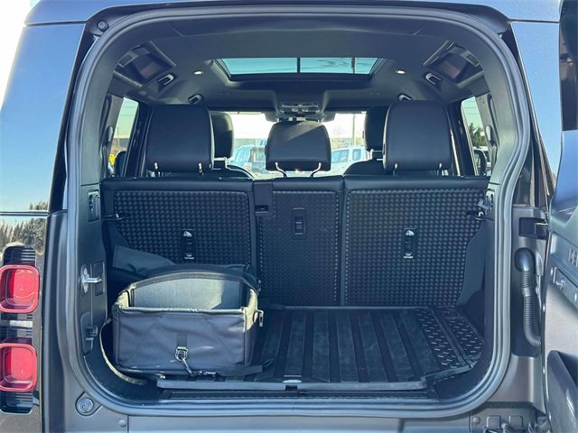 Used 2023 Land Rover Defender 110 X-Dynamic SE image 10