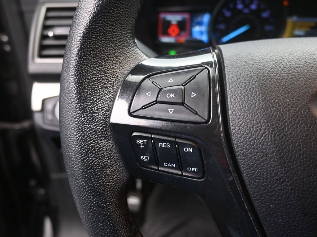 Used 2018 Ford Explorer XLT w/ Equipment Group 202A image 7