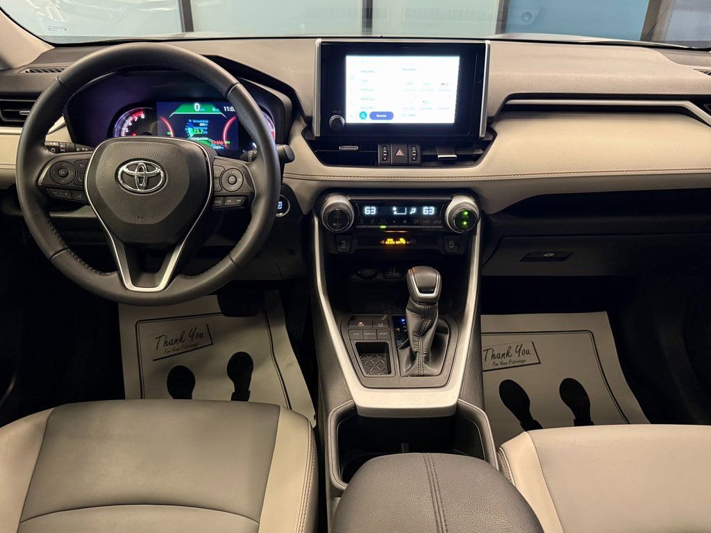 Used 2023 Toyota RAV4 XLE Premium image 9