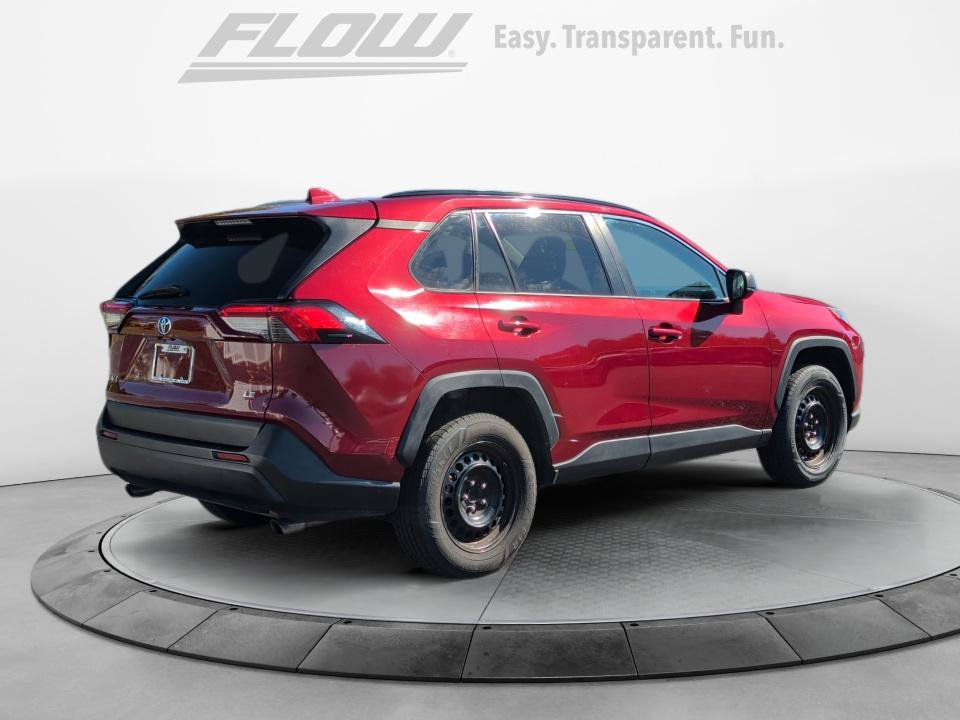 Used 2020 Toyota RAV4 LE FWD image 9