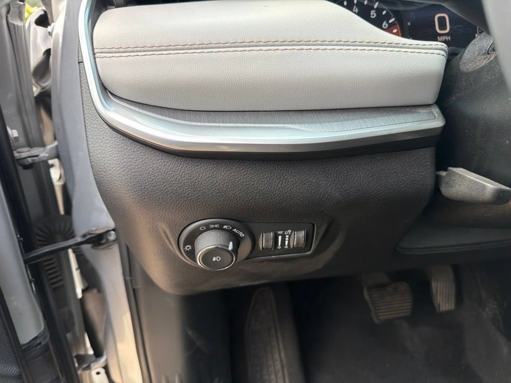 Used 2025 Jeep Compass Limited AWD/4WD image 18