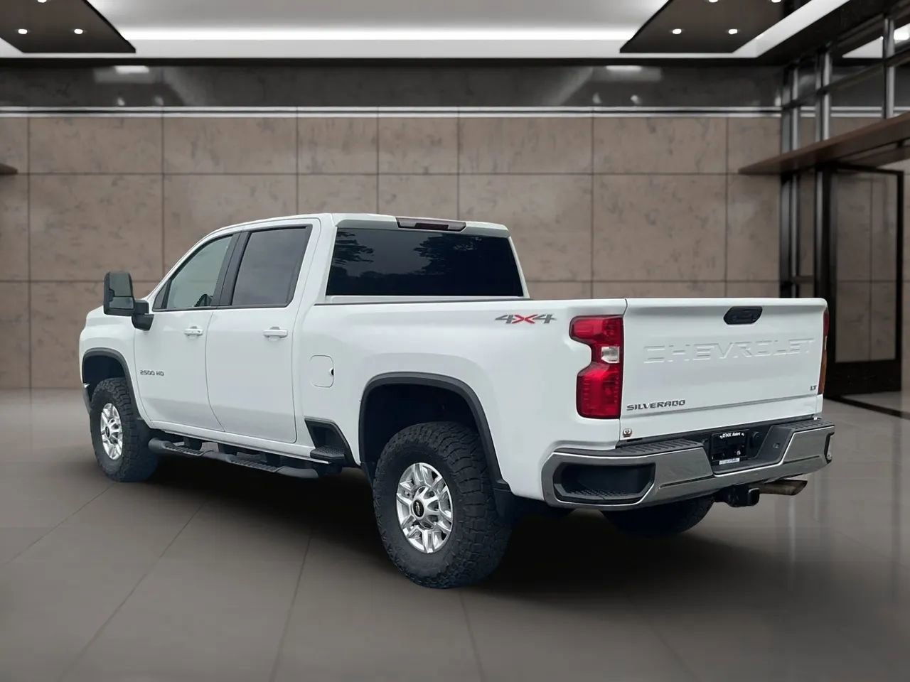 Used 2022 Chevrolet Silverado 2500 LT w/ Convenience Package image 3