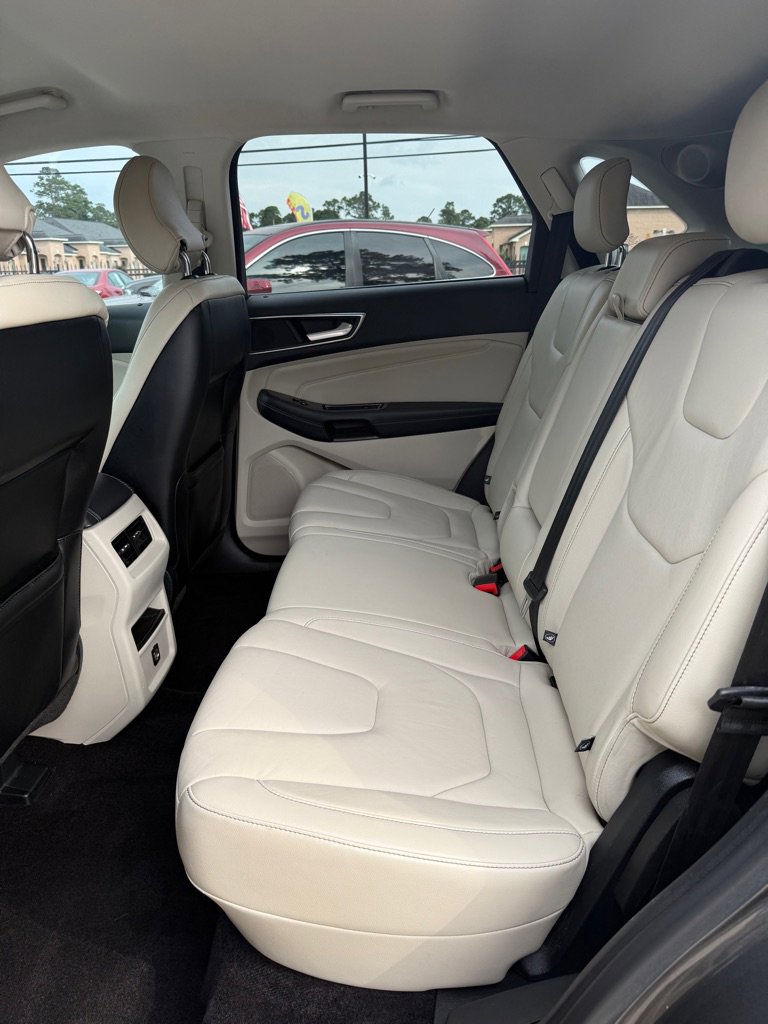 Used 2016 Ford Edge Titanium image 22