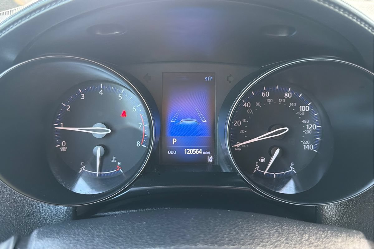 Used 2018 Toyota C-HR XLE FWD image 16