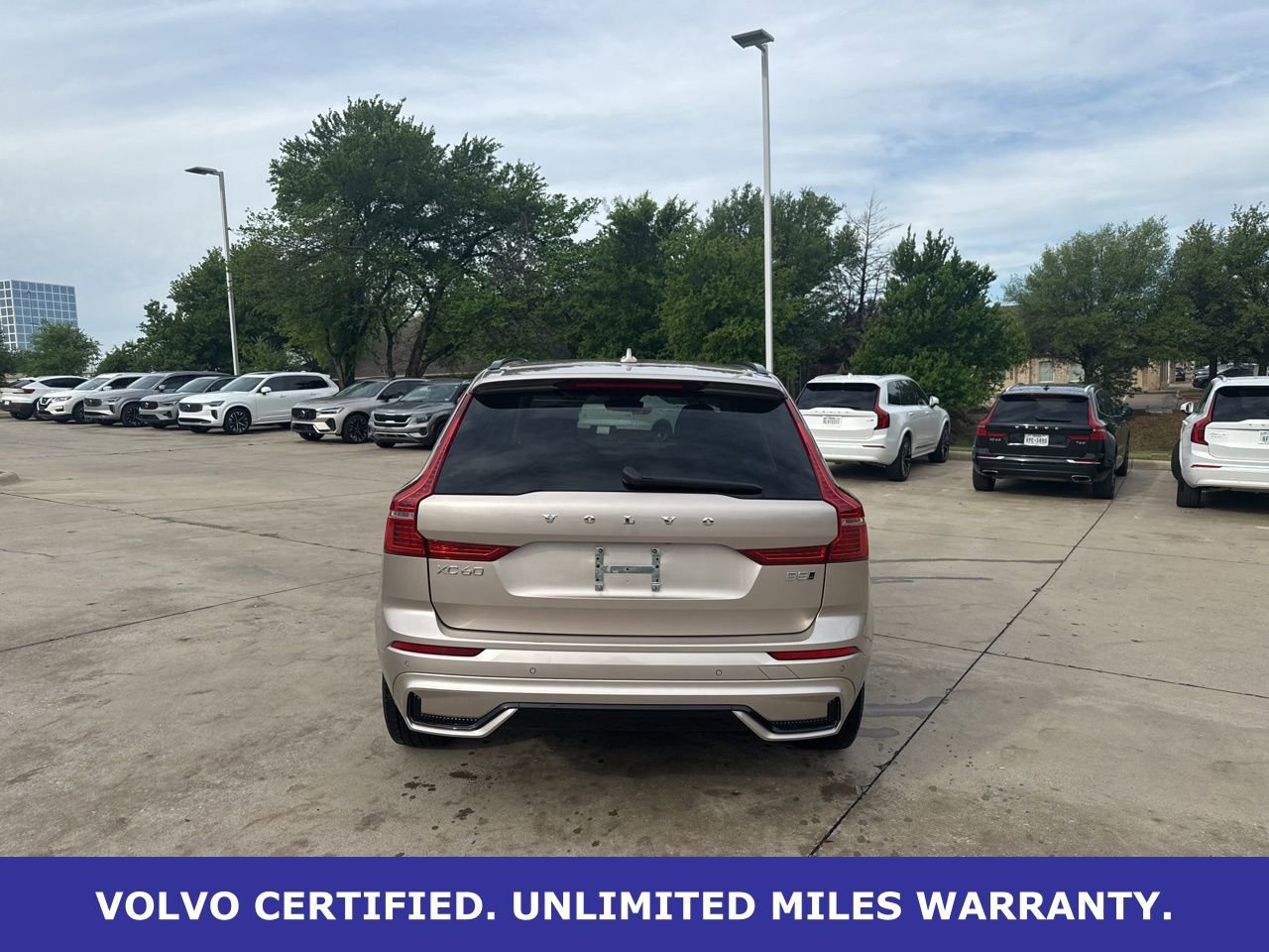 Certified 2025 Volvo XC60 B5 Plus image 6
