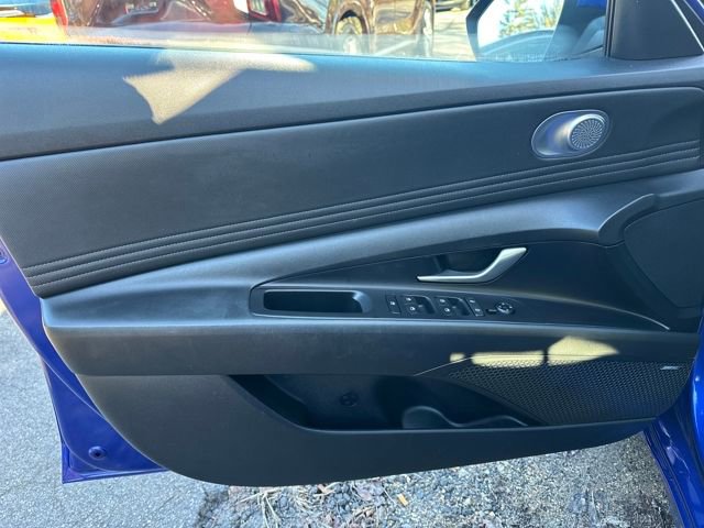 Certified 2022 Hyundai Elantra SEL w/ Convenience + Premium Package image 13