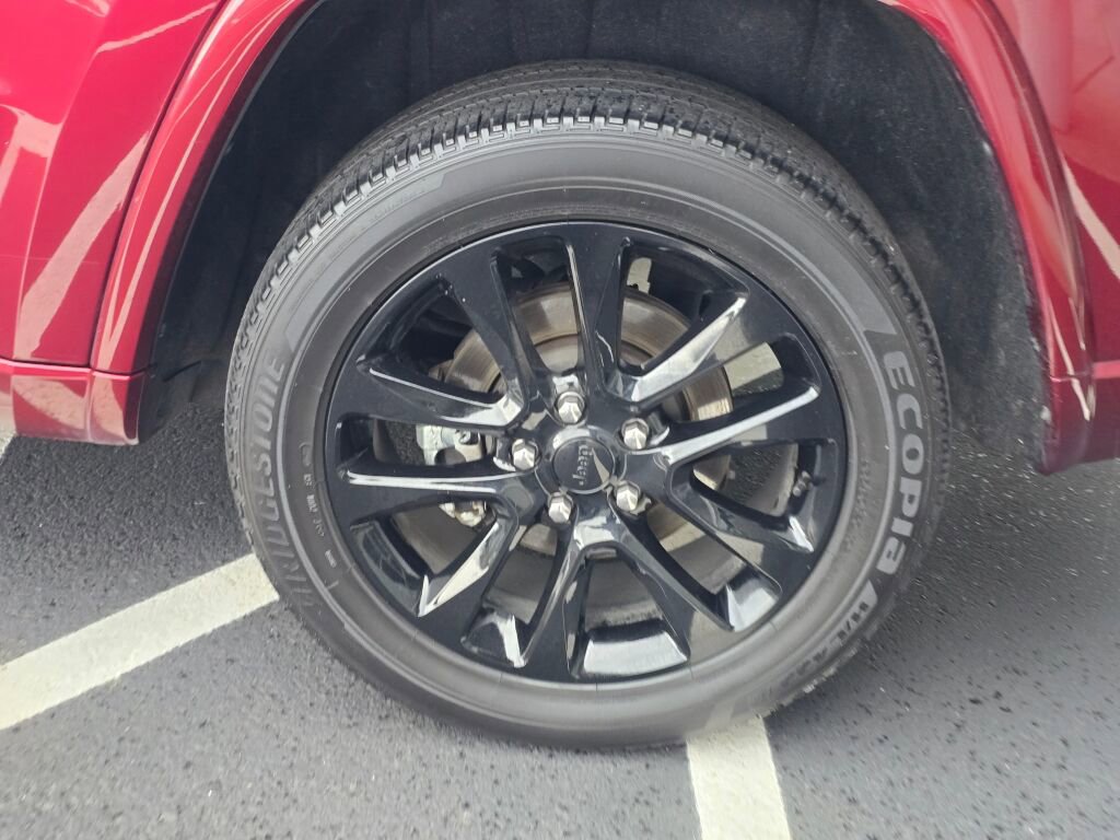 Used 2022 Jeep Grand Cherokee Laredo X image 11