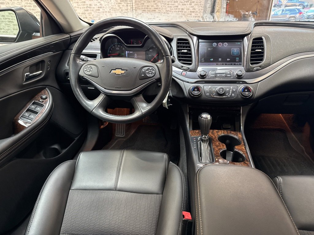 Used 2015 Chevrolet Impala LT w/ Convenience Package image 16