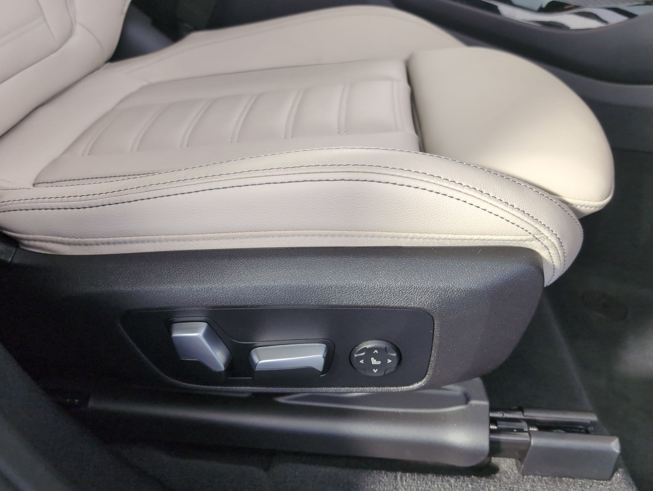 Certified 2024 BMW X3 M40i w/ Premium Package image 32