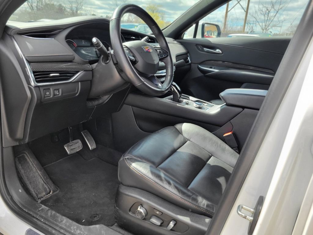 Used 2023 Cadillac XT4 Sport image 17