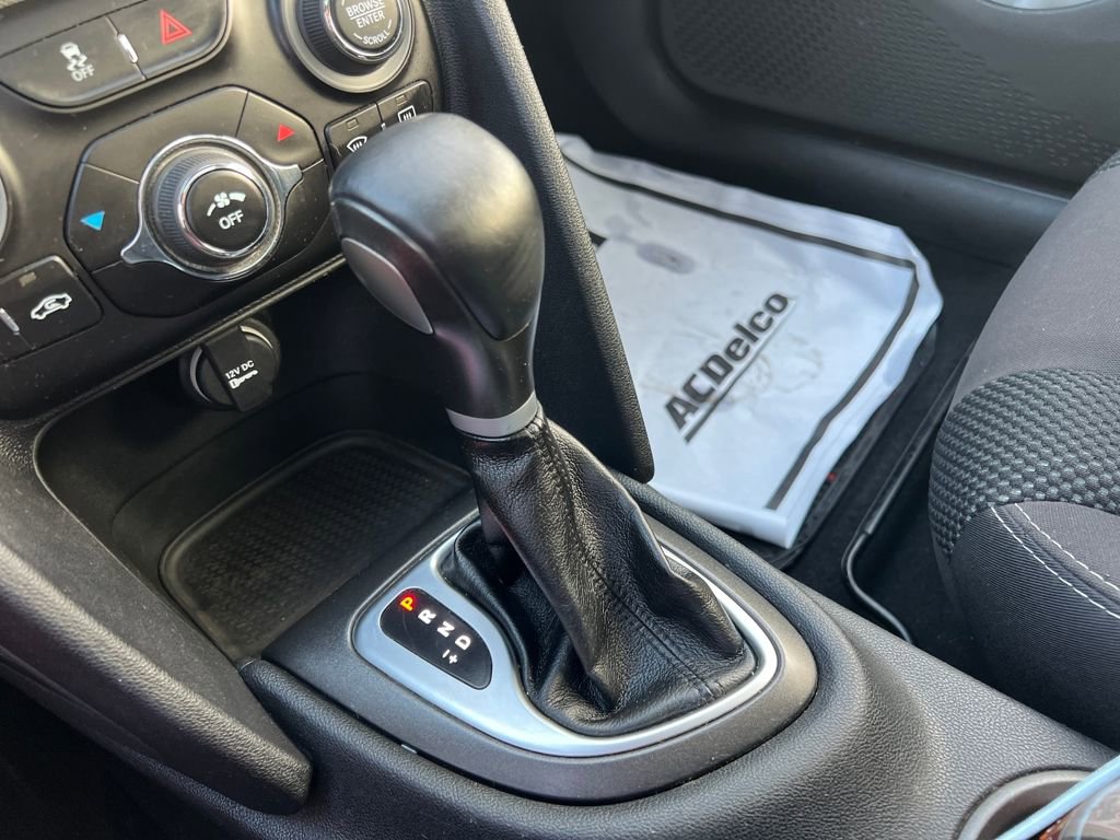 Used 2015 Dodge Dart SXT w/ Sun/Sound Group image 17