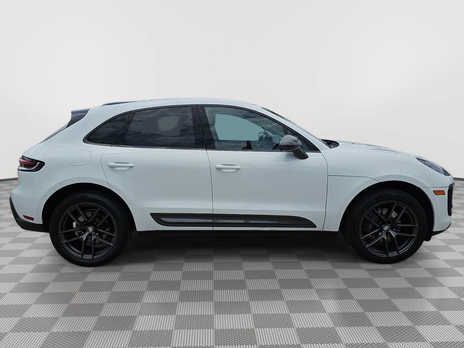 Used 2023 Porsche Macan Turbo AWD/4WD image 9
