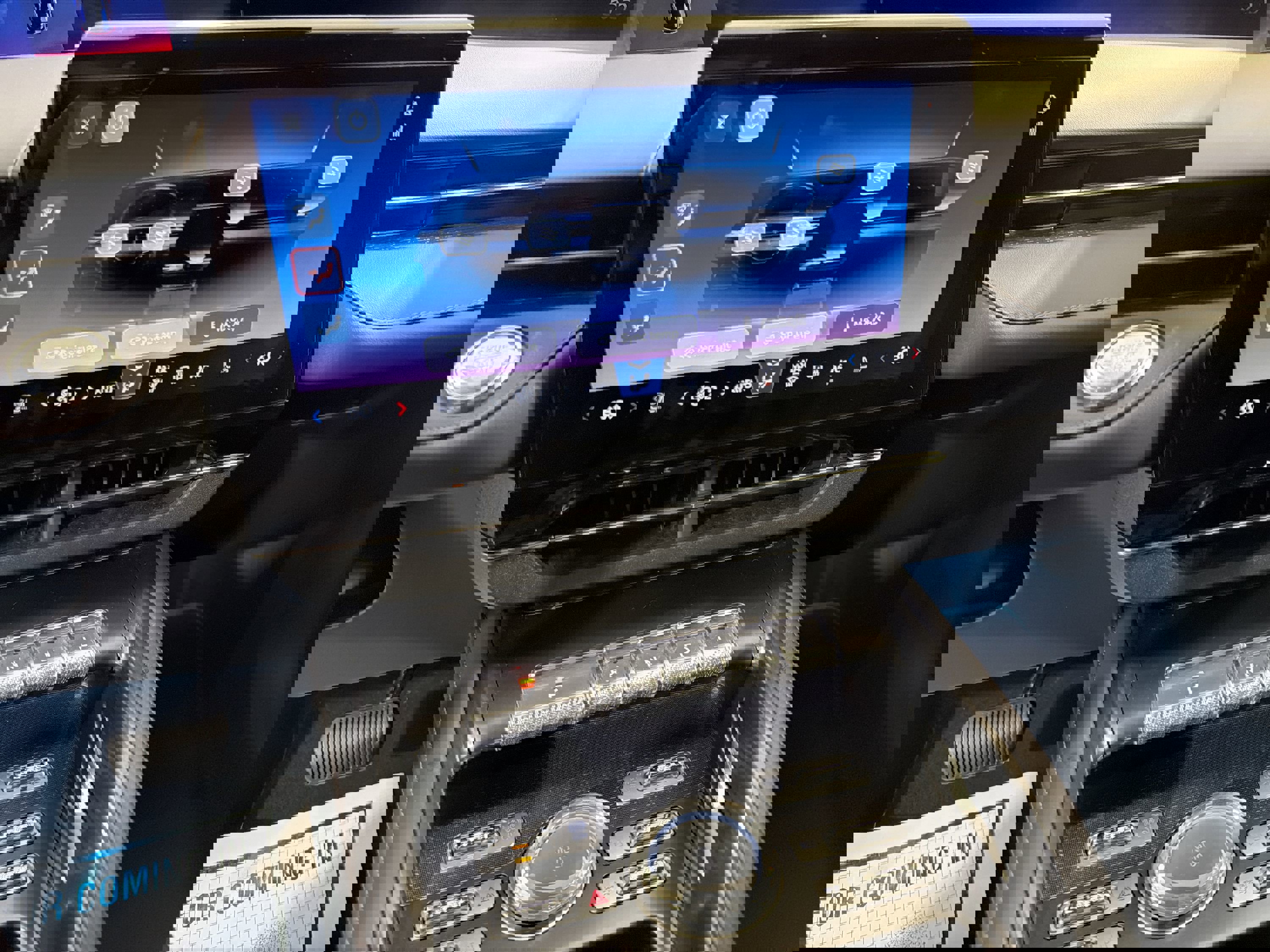 Used 2025 Lincoln Nautilus Premier w/ Jet Appearance Package image 20