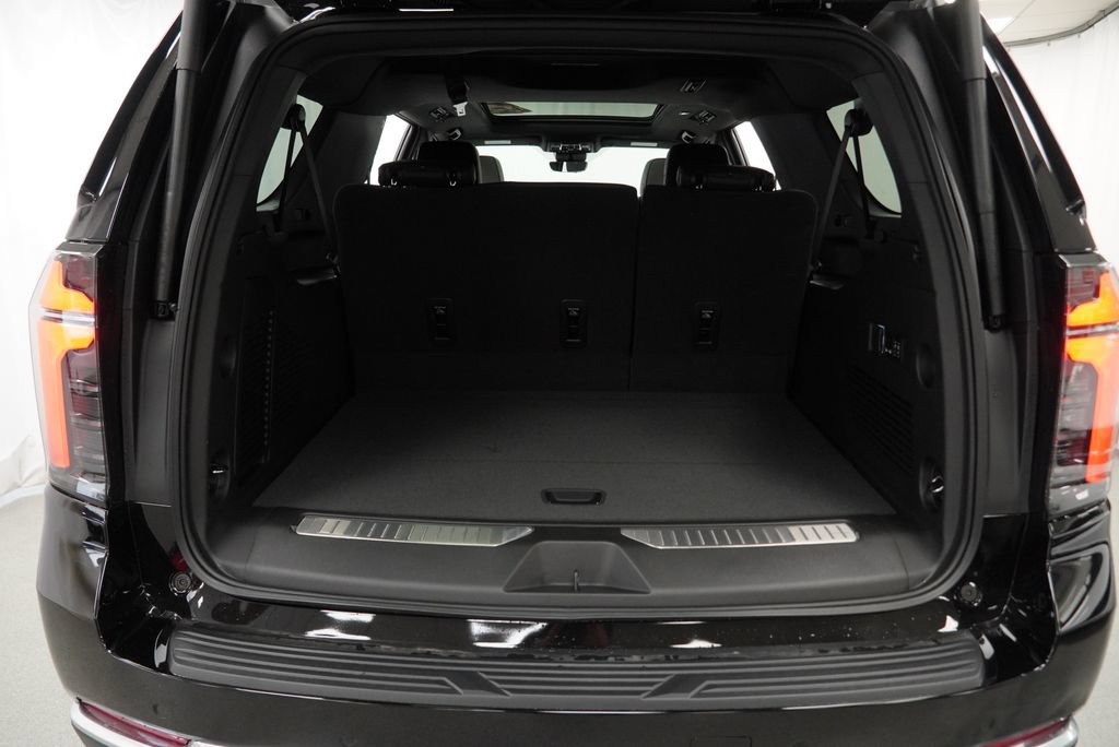 New 2026 Chevrolet Suburban High Country AWD/4WD image 28