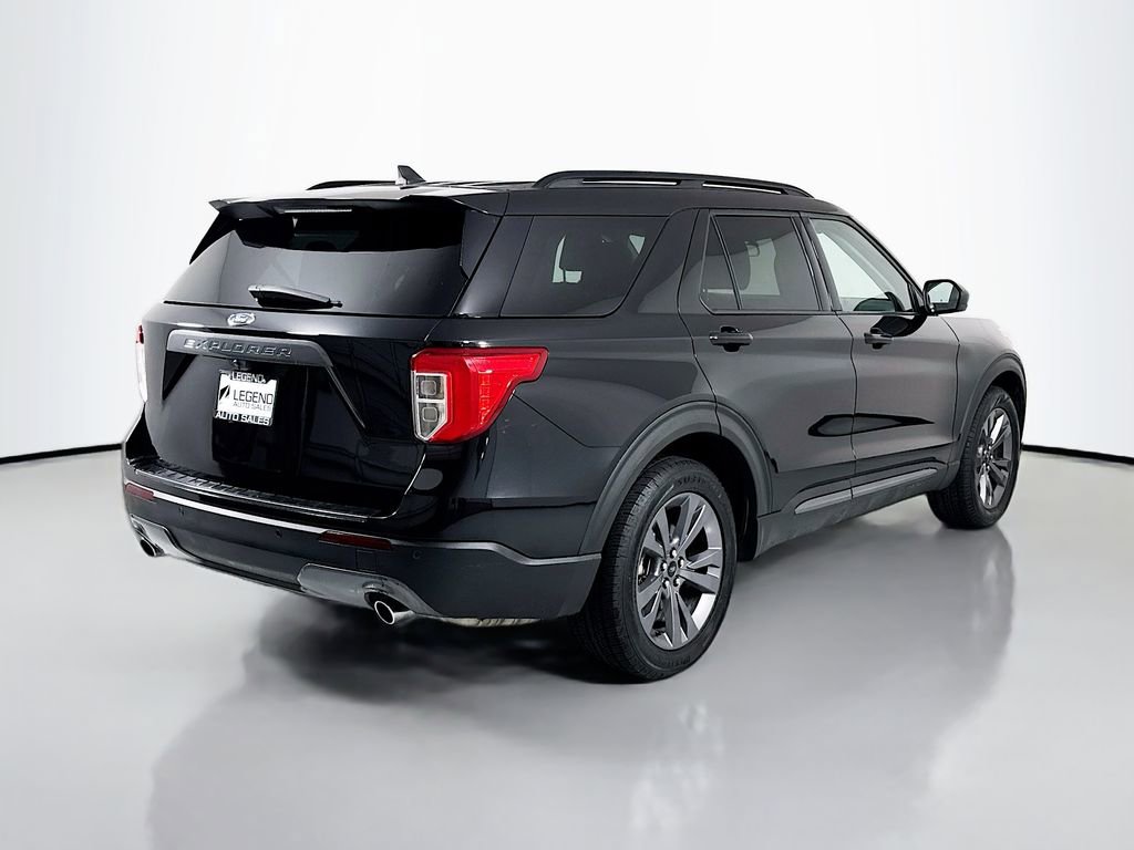 Used 2022 Ford Explorer XLT w/ Equipment Group 202A image 5
