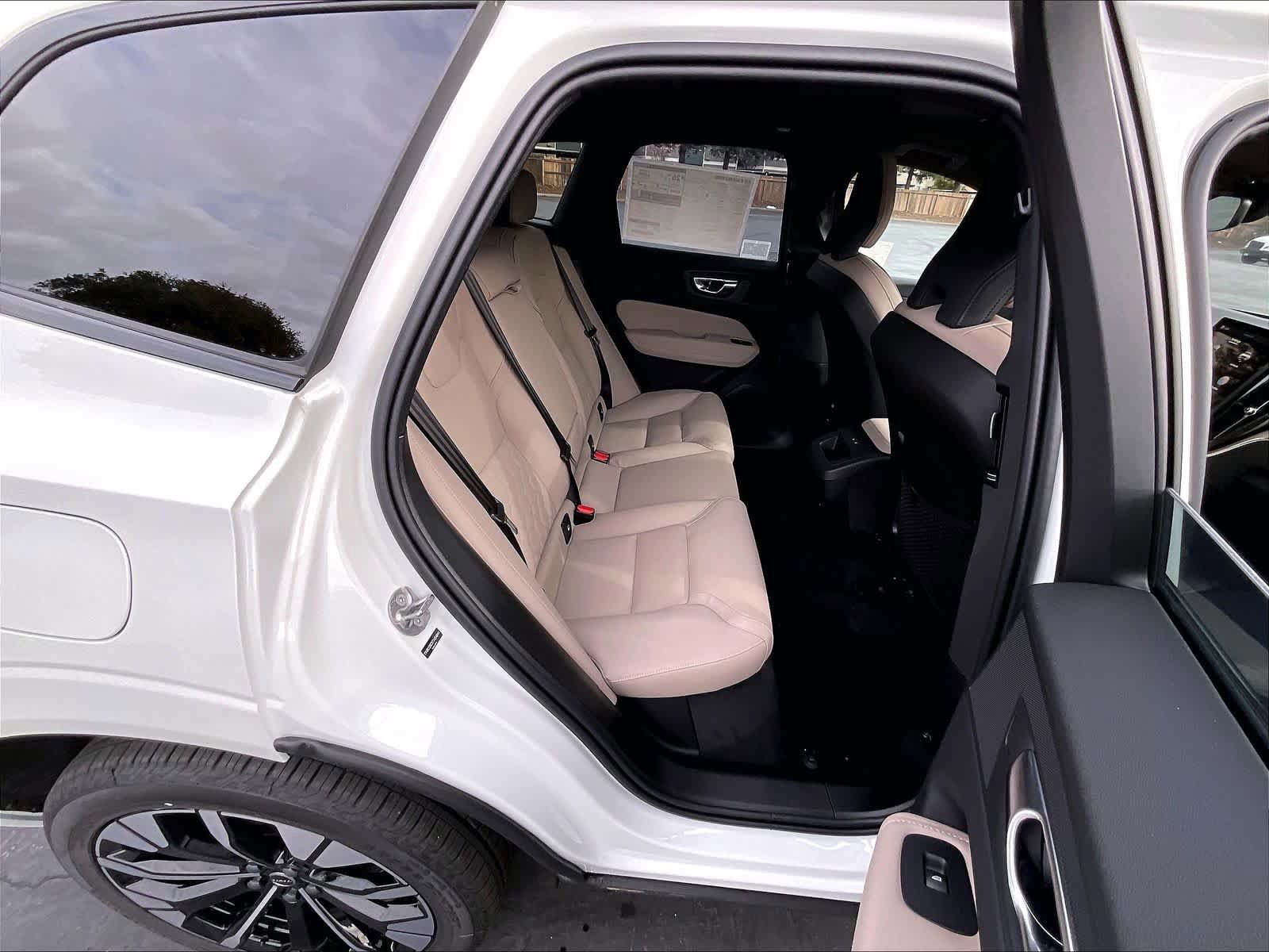 New 2026 Volvo XC60 B5 Plus w/ Protection Package Premier AWD/4WD image 27