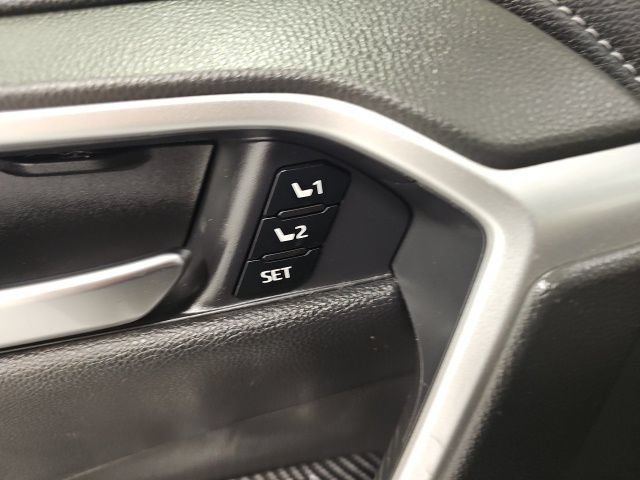 Used 2020 Toyota RAV4 Limited AWD/4WD image 13