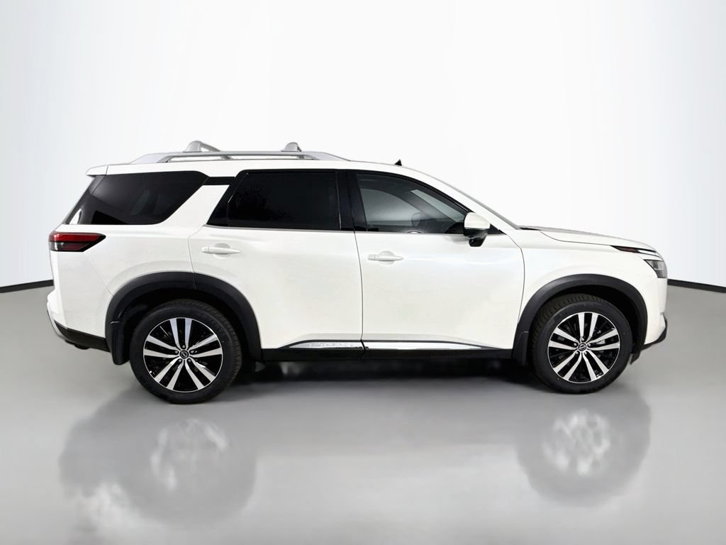 Used 2023 Nissan Pathfinder Platinum AWD/4WD image 9