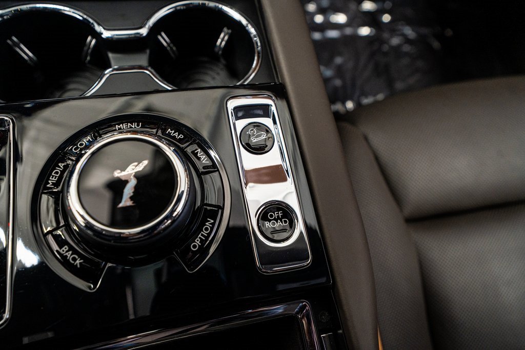 Used 2023 Rolls-Royce Cullinan w/ Cullinan Package image 55