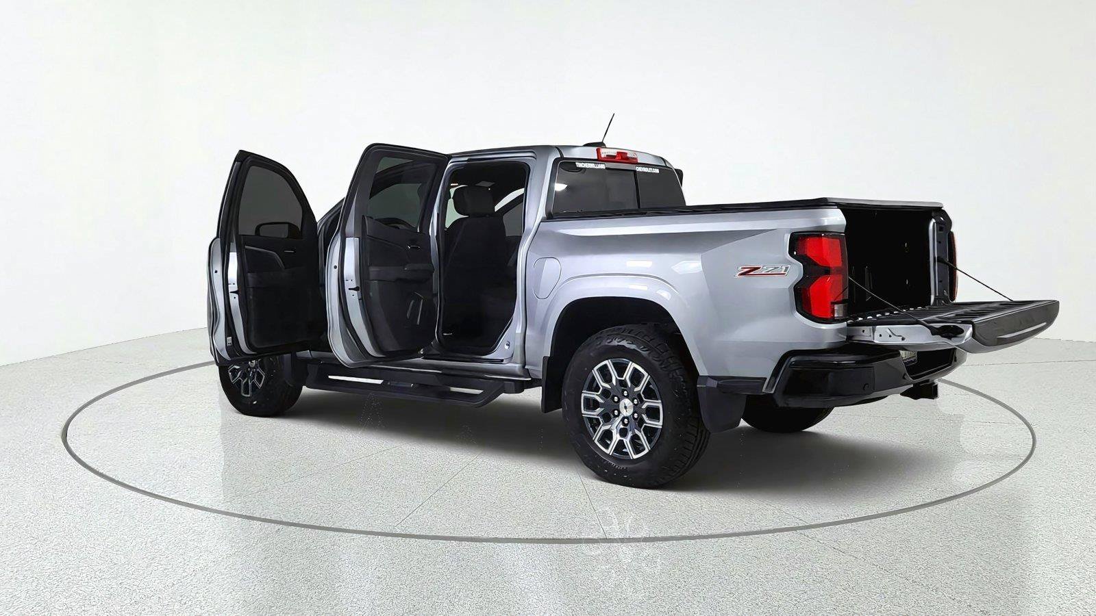 Used 2024 Chevrolet Colorado Z71 w/ Z71 Convenience Package 2 AWD/4WD image 12