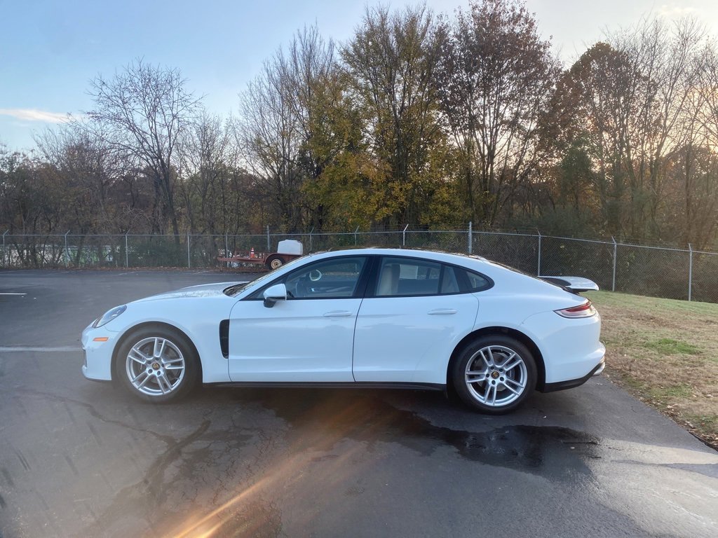 Used 2022 Porsche Panamera Base image 2