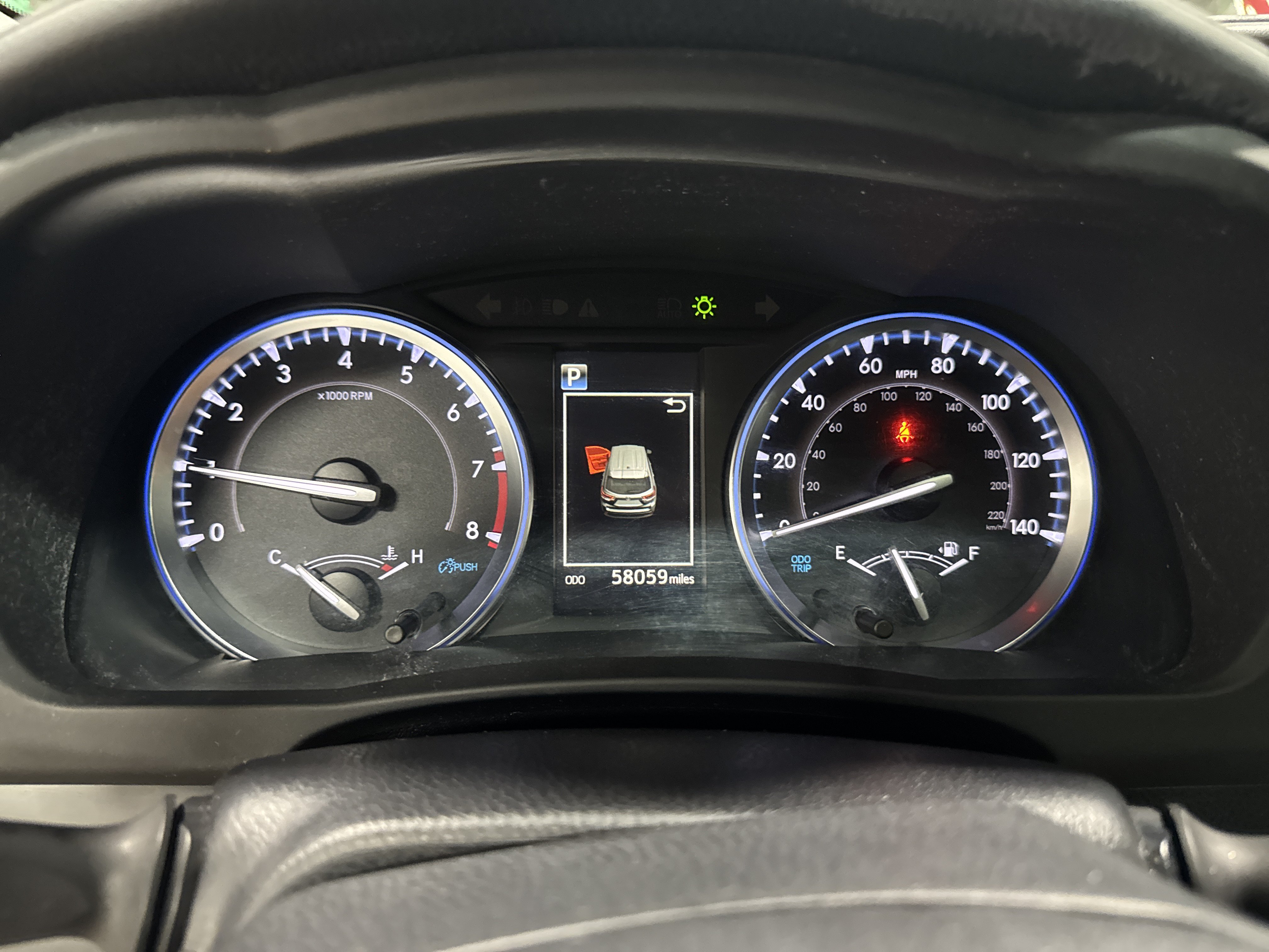 Used 2019 Toyota Highlander XLE AWD/4WD image 17