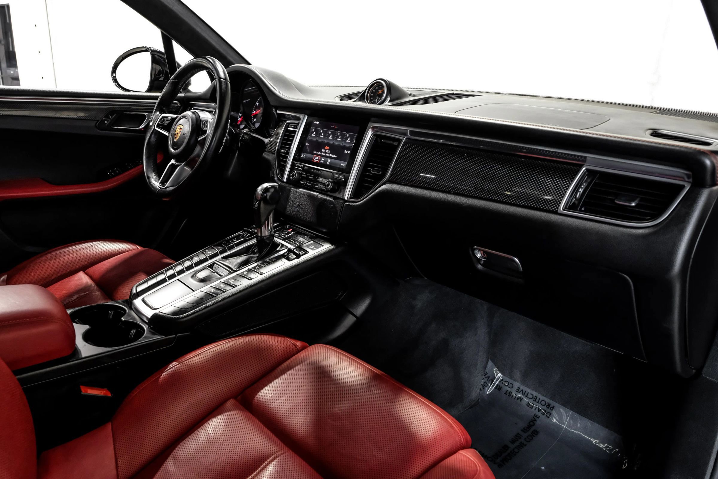 Used 2017 Porsche Macan Turbo image 13