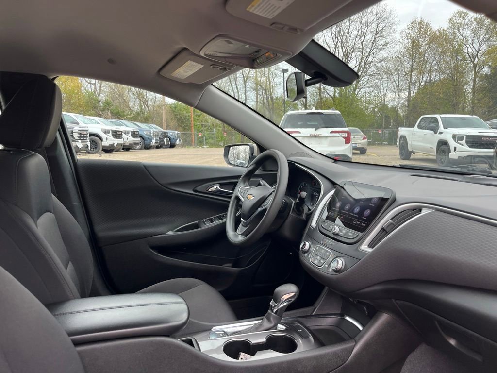 Used 2022 Chevrolet Malibu LT FWD image 37