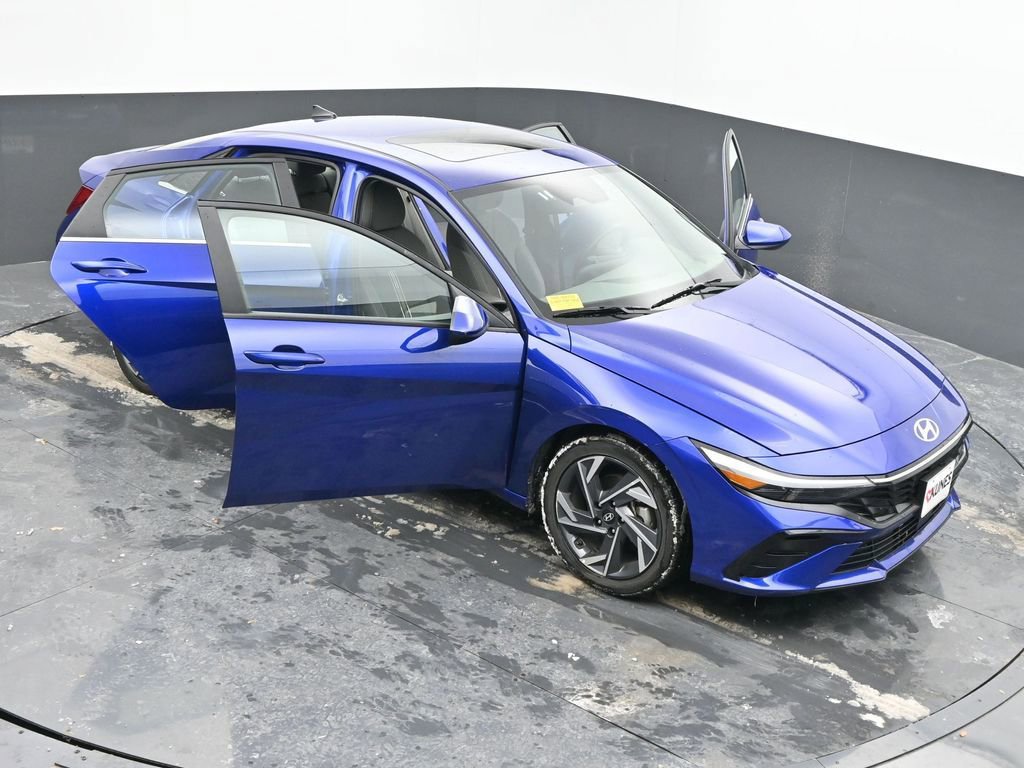 Used 2025 Hyundai Elantra SEL image 80