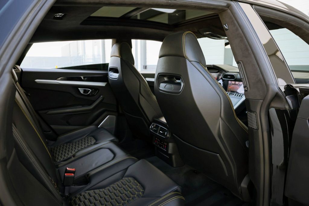 Used 2019 Lamborghini Urus image 30