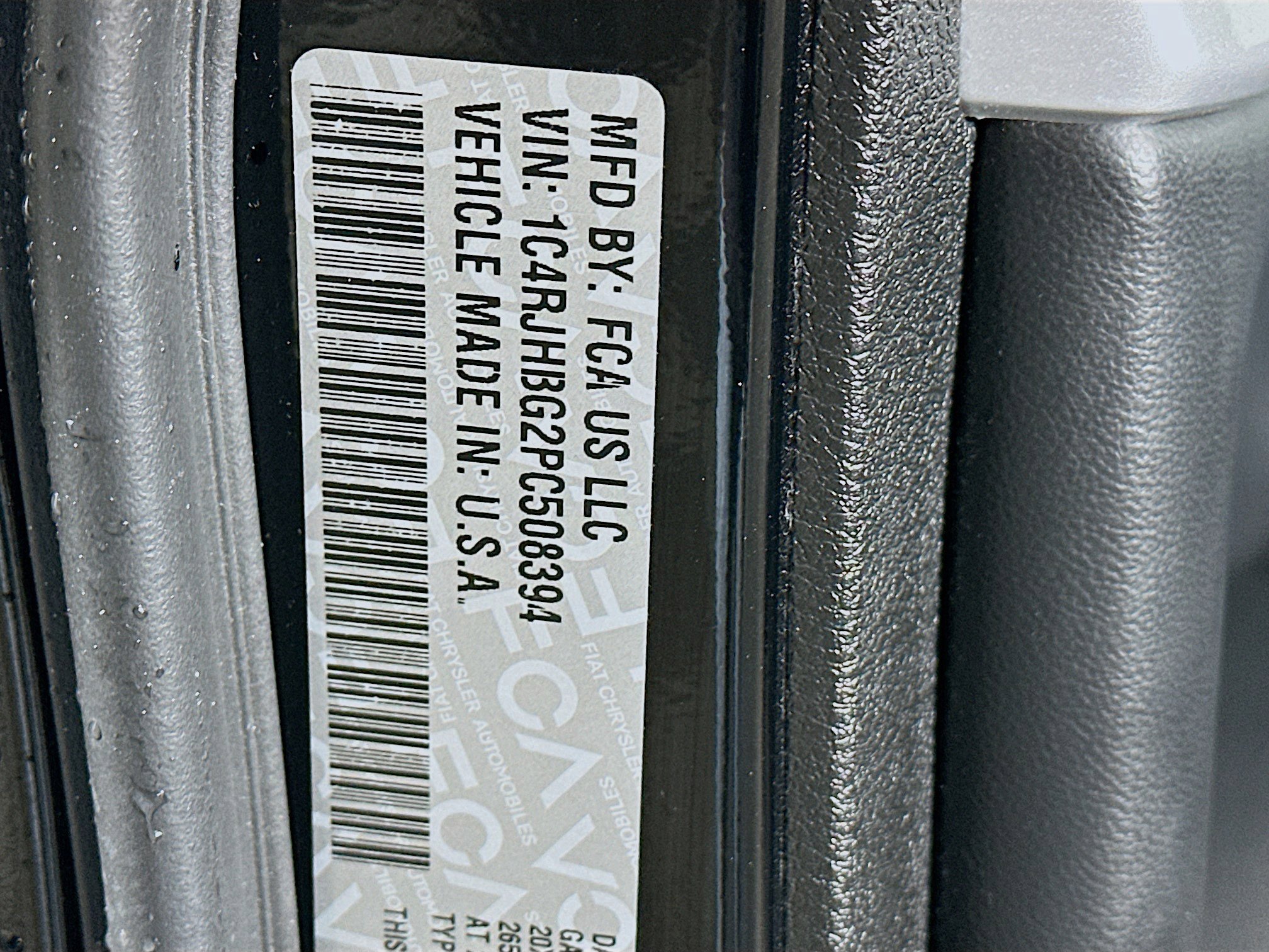 Used 2023 Jeep Grand Cherokee Limited w/ Black Appearance Package image 12