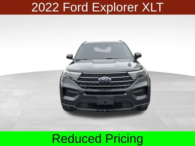Used 2022 Ford Explorer XLT image 2