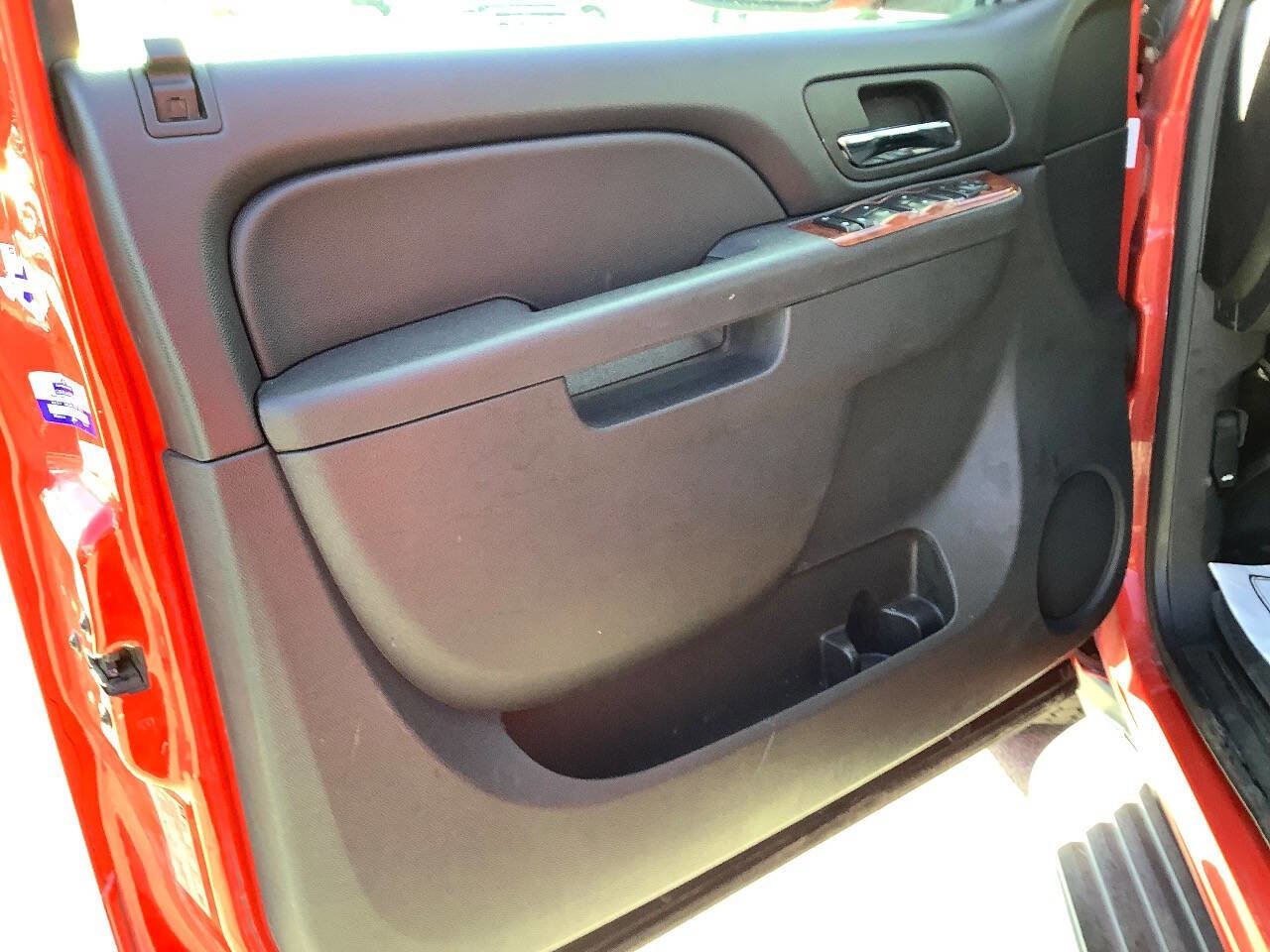 Used 2013 Chevrolet Suburban LS image 27