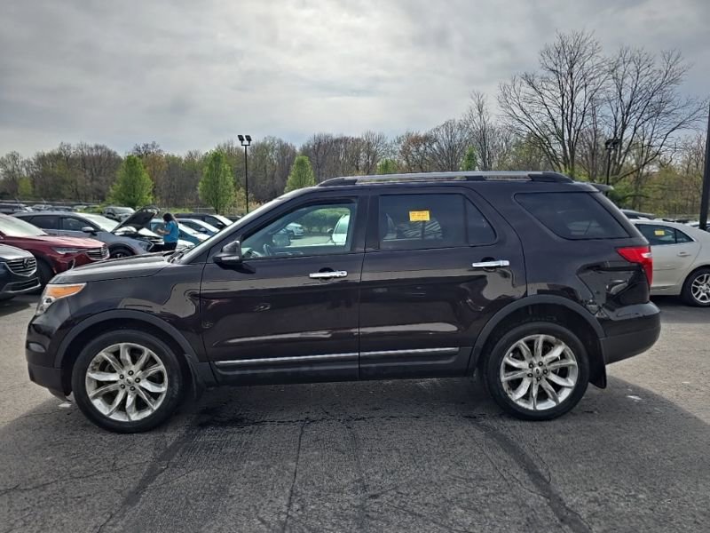 Used 2014 Ford Explorer XLT w/ Equipment Group 202A AWD/4WD image 4