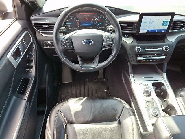 Used 2020 Ford Explorer XLT w/ Equipment Group 202A image 11