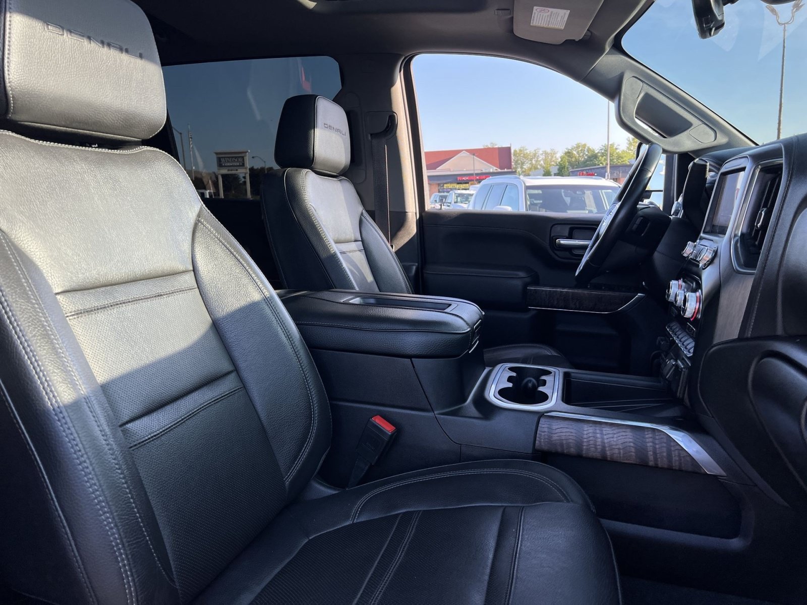 Used 2022 GMC Sierra 3500 Denali w/ Denali Ultimate Package AWD/4WD image 27