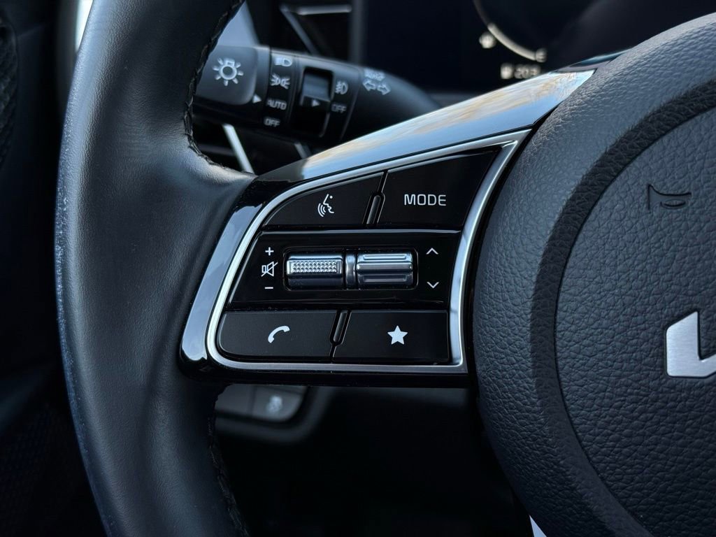 Certified 2024 Kia Seltos X-Line image 30