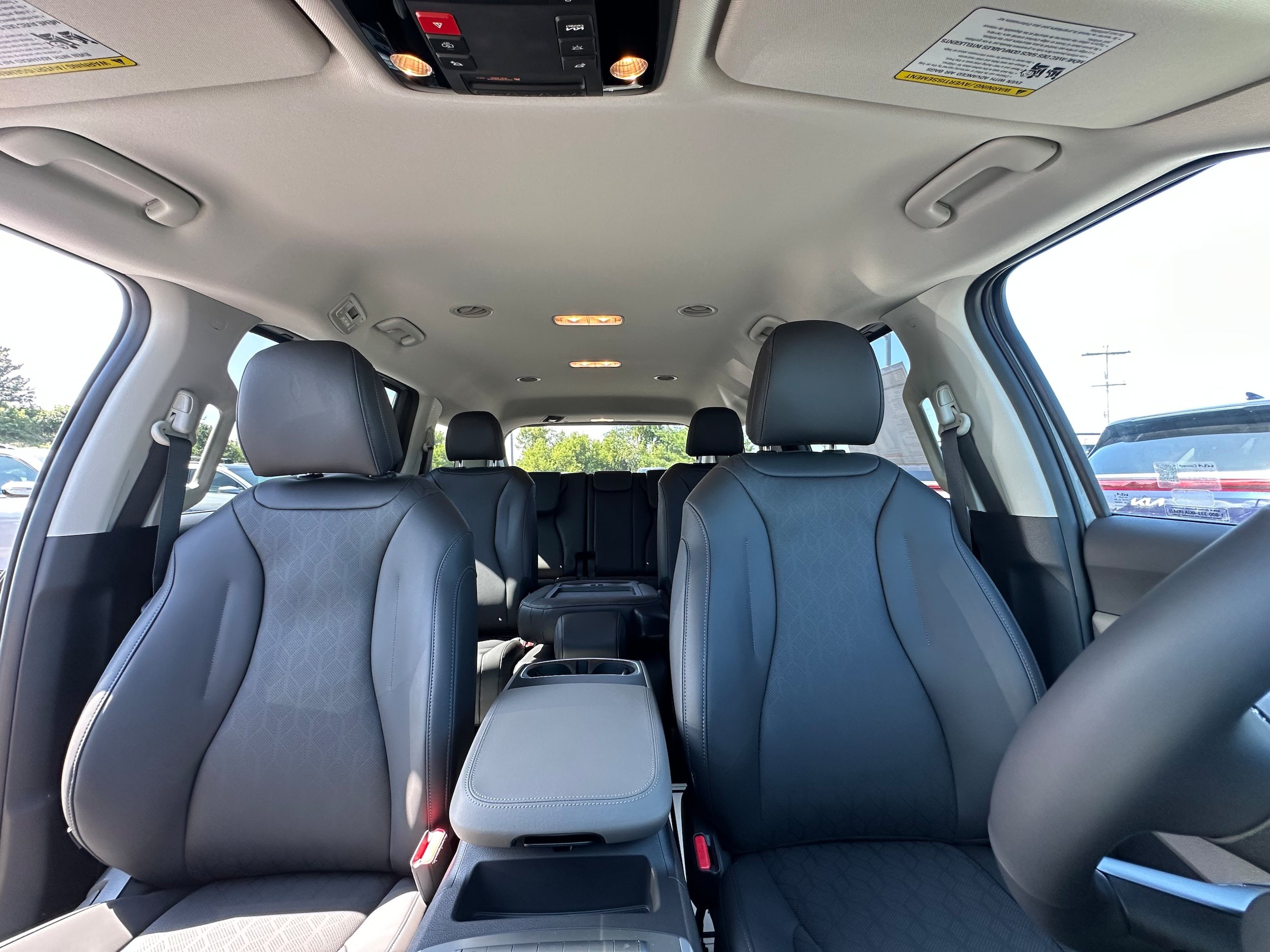 New 2027 Kia Carnival FWD image 24