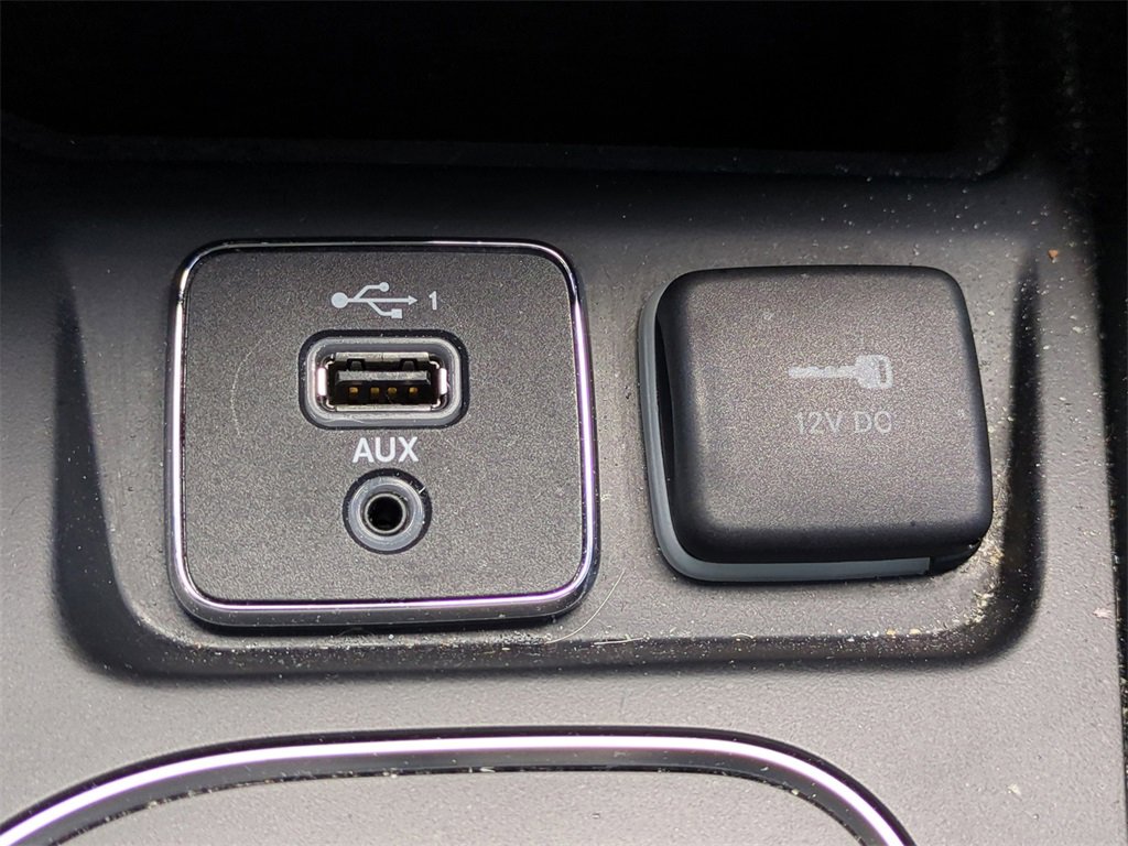 Used 2020 Jeep Cherokee Latitude Plus image 22