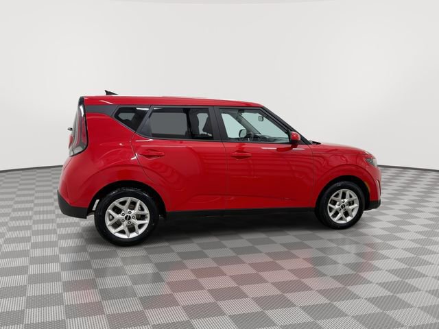 Used 2024 Kia Soul LX w/ Option Group 015 FWD image 11