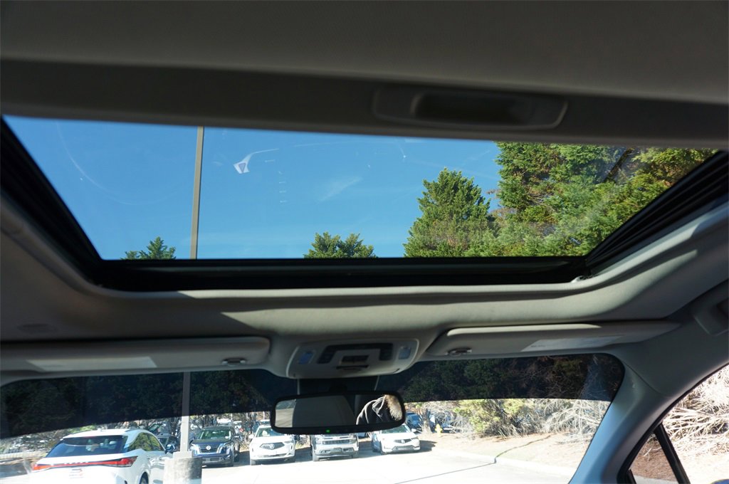 Used 2021 Toyota Sienna XLE image 14